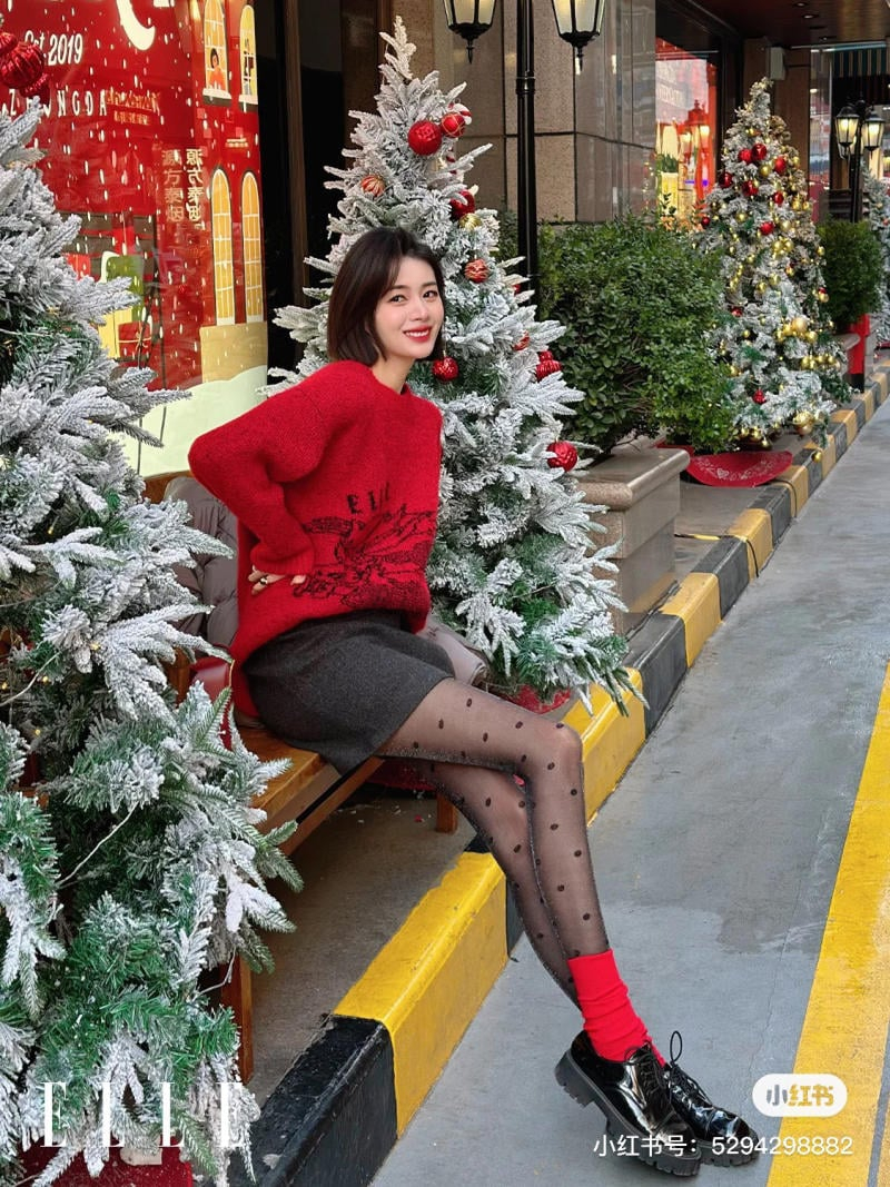 Đi chơi Noel mặc màu gì?