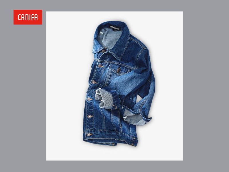 cách gấp áo khoác denim