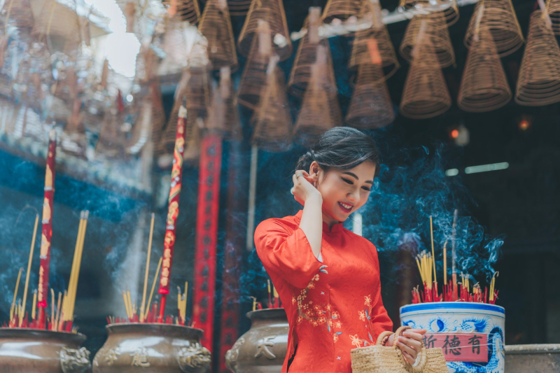 chụp ảnh áo dài tết đi chùa