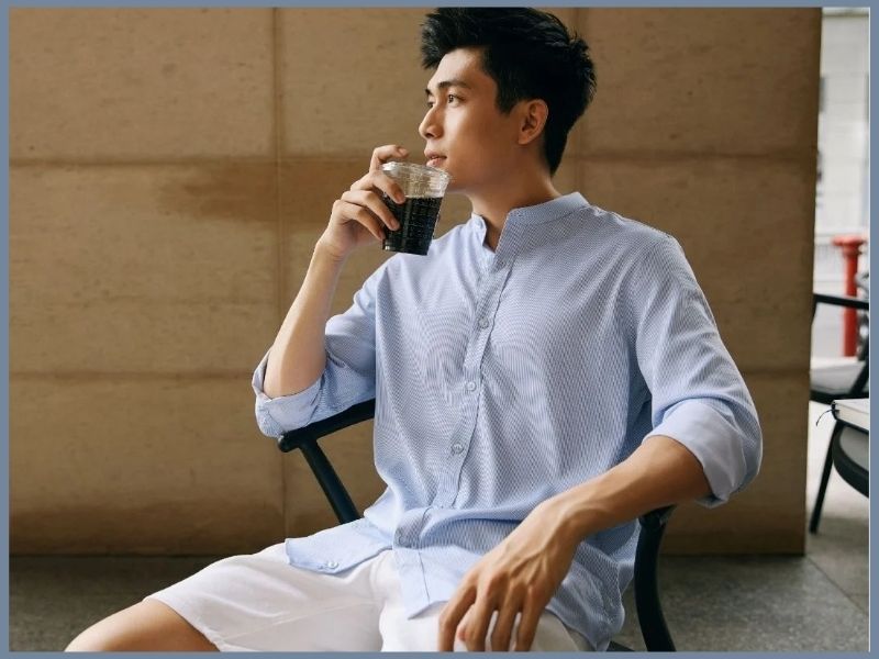 phối quần trắng với áo màu gì nam
