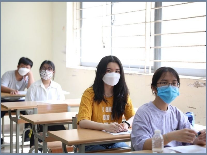 khi đi thi nên mặc áo màu gì