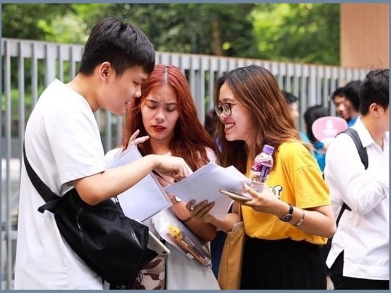 đi thi mặc áo màu gì cho may mắn