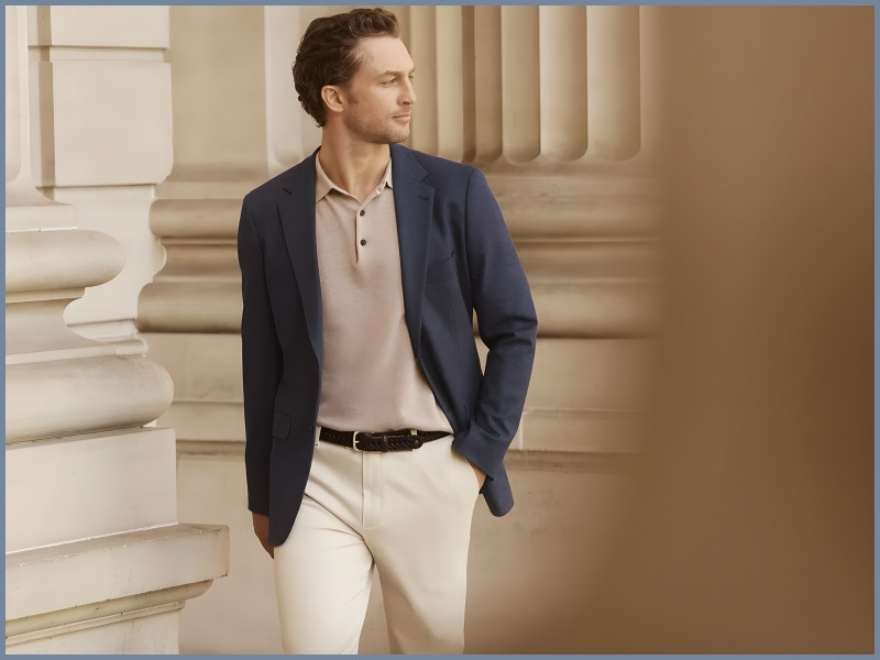 mặc vest với áo phông có cổ