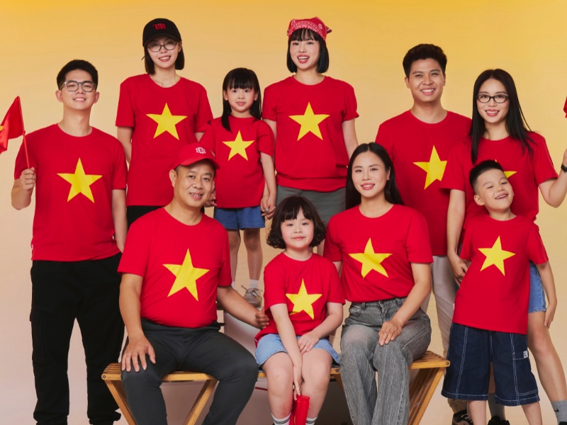 Áo cờ đỏ sao vàng