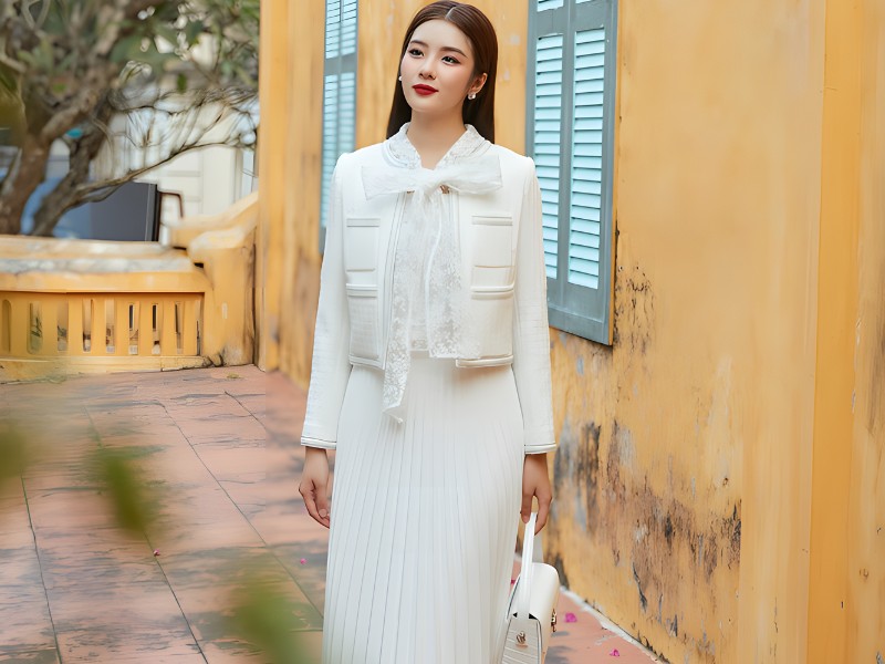 phối đồ với chân váy trắng