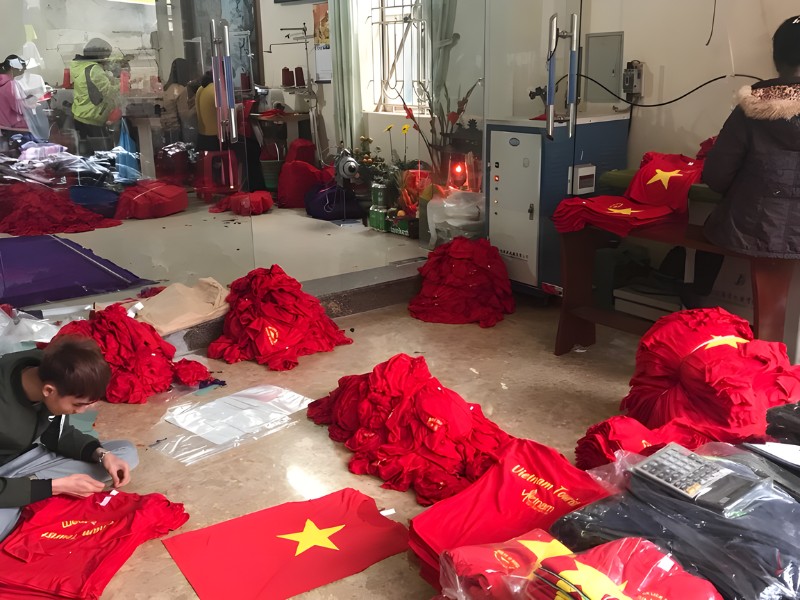 áo cờ đỏ sao vàng ở hà nội