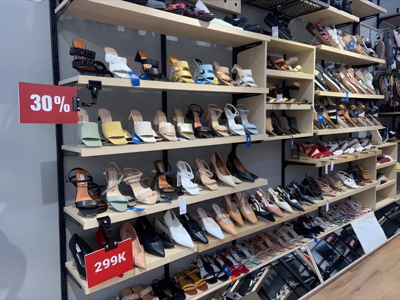 hàng outlet có tốt không