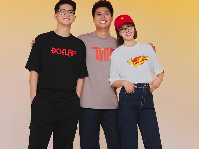 áo in chữ độc lập tự do hạnh phúc