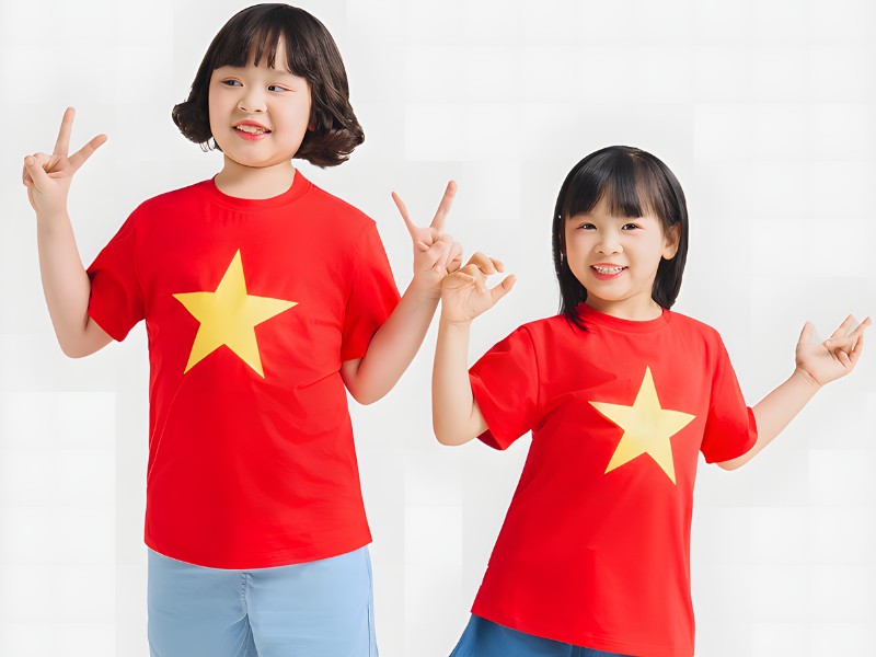 áo cờ đỏ sao vàng cho trẻ em