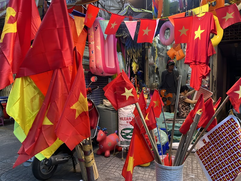 áo phông cờ đỏ sao vàng hà nội