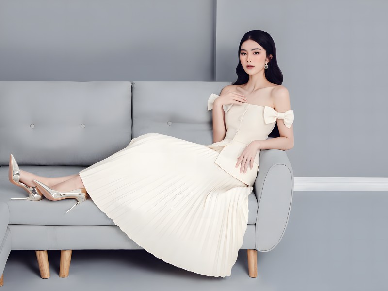 chân váy xếp ly trắng dài mặc với áo gì