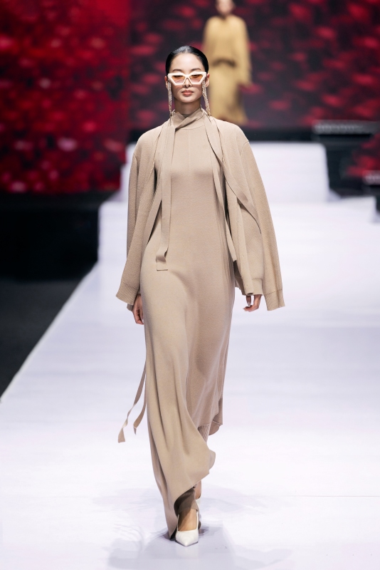 canifa ra mắt bộ sưu tập timeless bonding tại vietnam international fashion week 2025