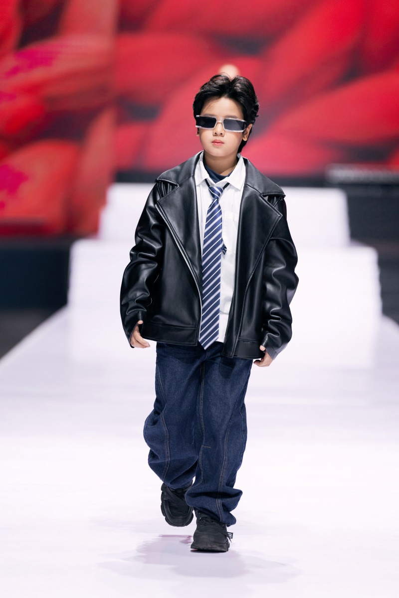 canifa ra mắt bộ sưu tập timeless bonding tại vietnam international fashion week 2025