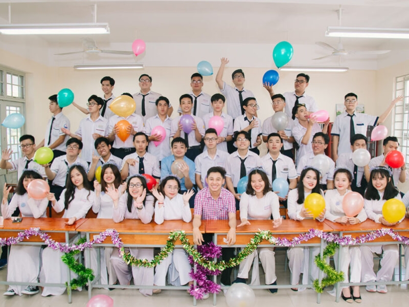 mặc gì đi chụp kỷ yếu với bạn mặc gì đi chụp kỷ yếu với bạn