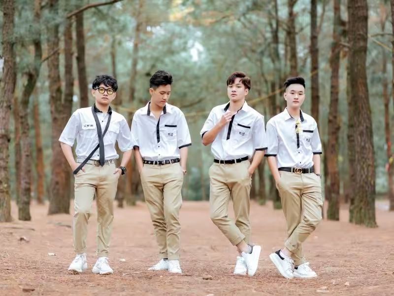 chụp kỷ yếu nên đi giày gì nam