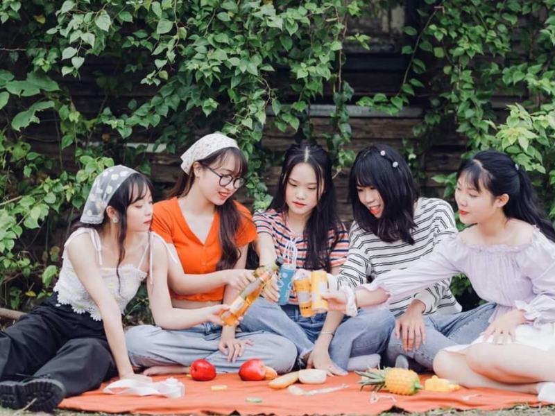 đi chụp kỷ yếu với bạn nên mặc gì đi chụp kỷ yếu với bạn nên mặc gì