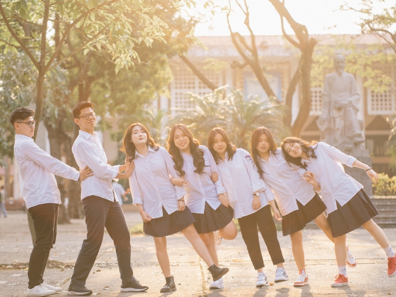 đi chụp kỷ yếu với bạn nên mặc gì đi chụp kỷ yếu với bạn nên mặc gì