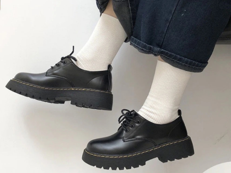 cách phối đồ với tất cao cổ nữ