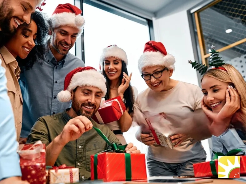 vì sao nên tặng quà noel cho nhân viên