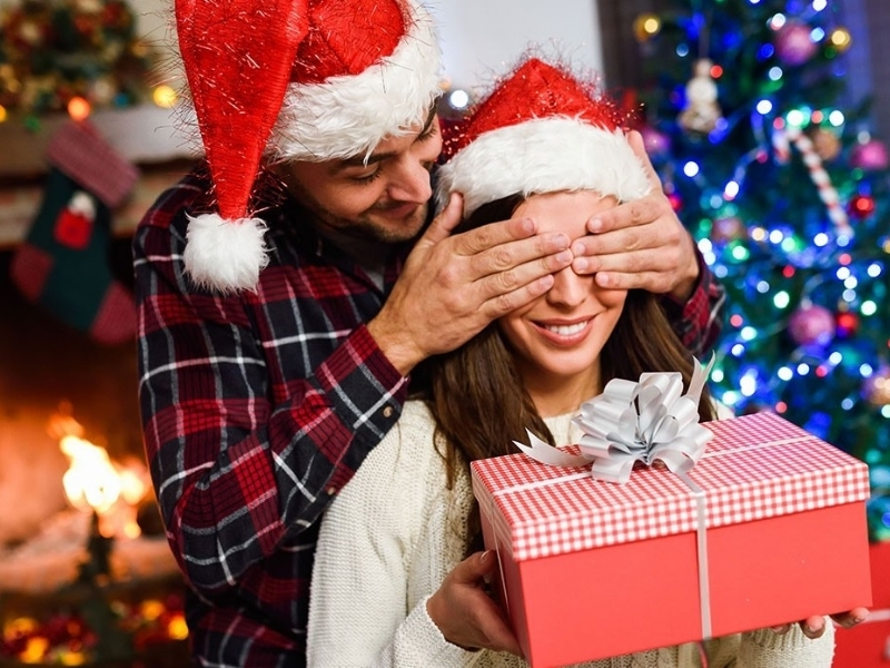 dành tặng cô ấy hoặc anh ấy điều bất ngờ