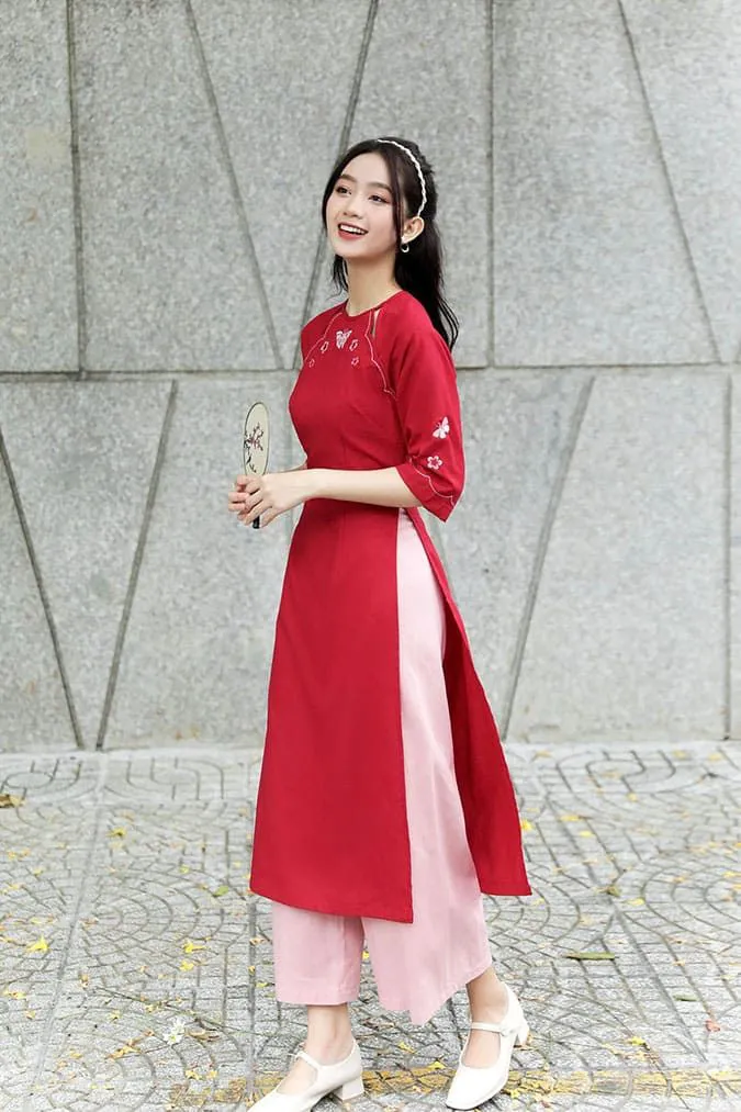 Áo dài đỏ phối quần màu gì đẹp và dễ mặc nhất?