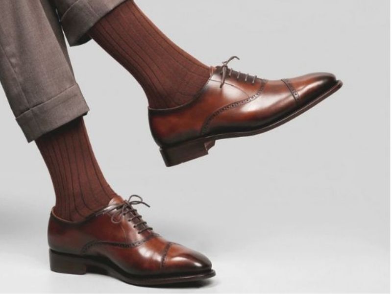 tất đi giày tây