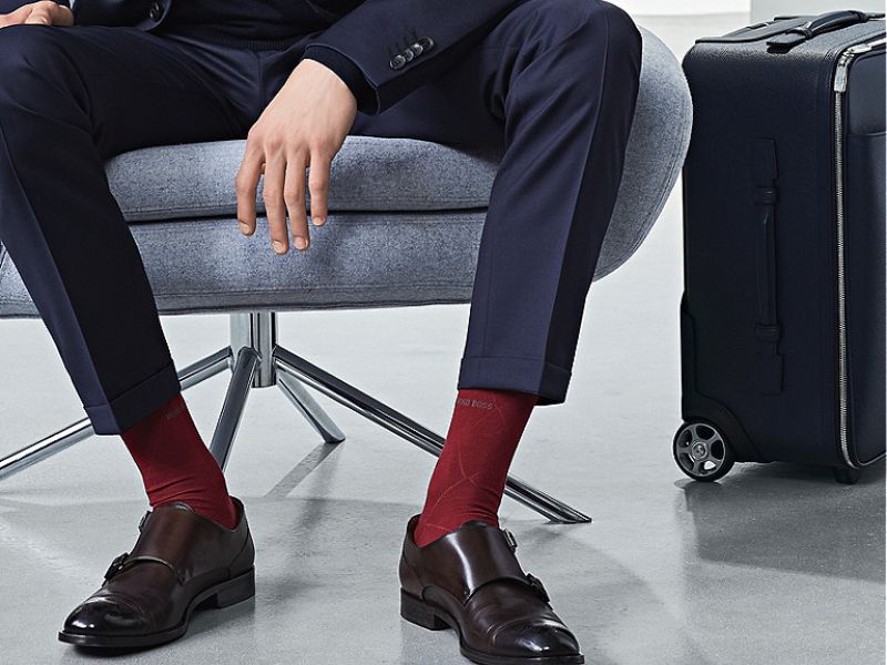 tất đi giày tây