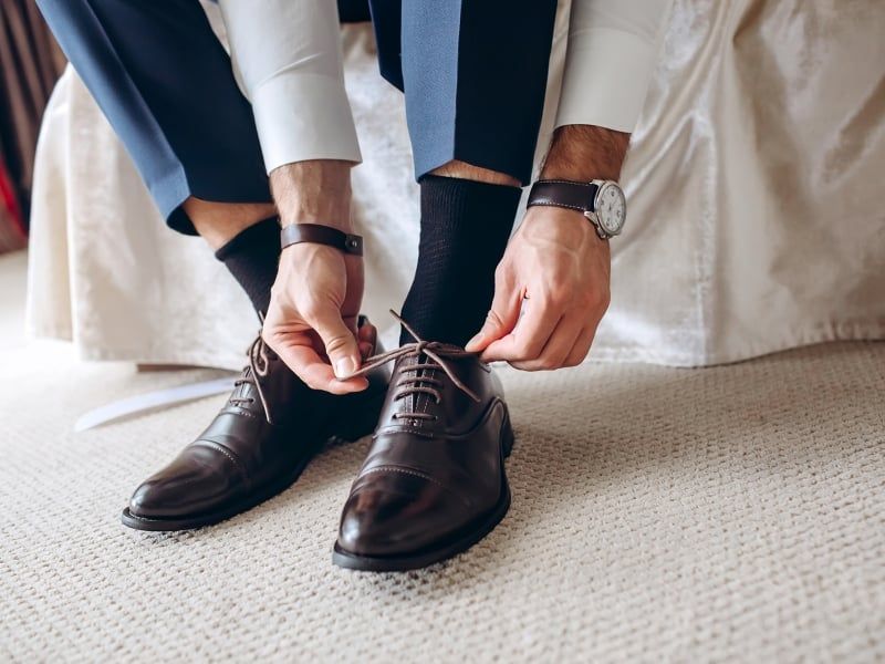 tất đi giày tây