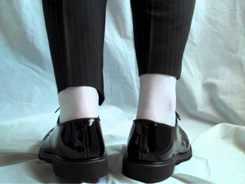 tất đi giày tây