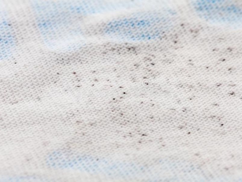 cách tẩy mốc quần áo