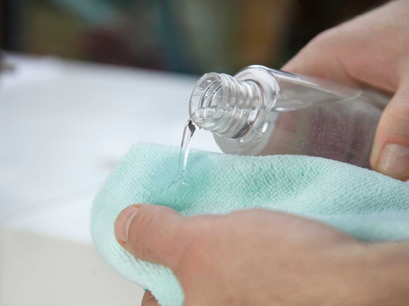 tẩy mốc quần áo