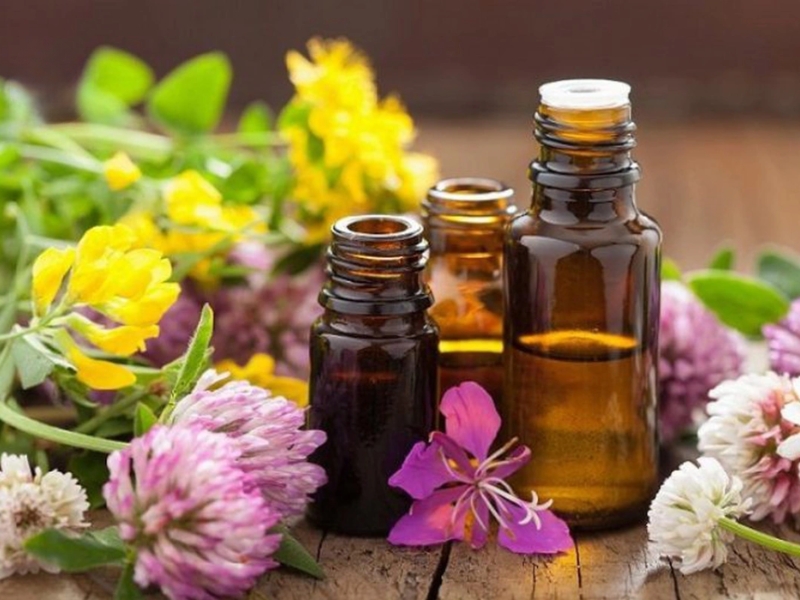 tẩy mốc quần áo màu