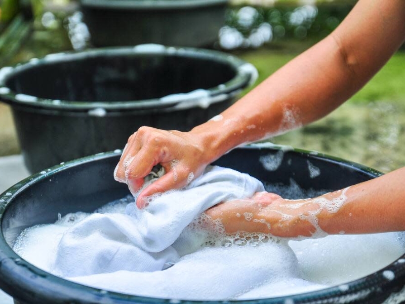 Quần áo polyamide được giặt tay nhẹ nhàng