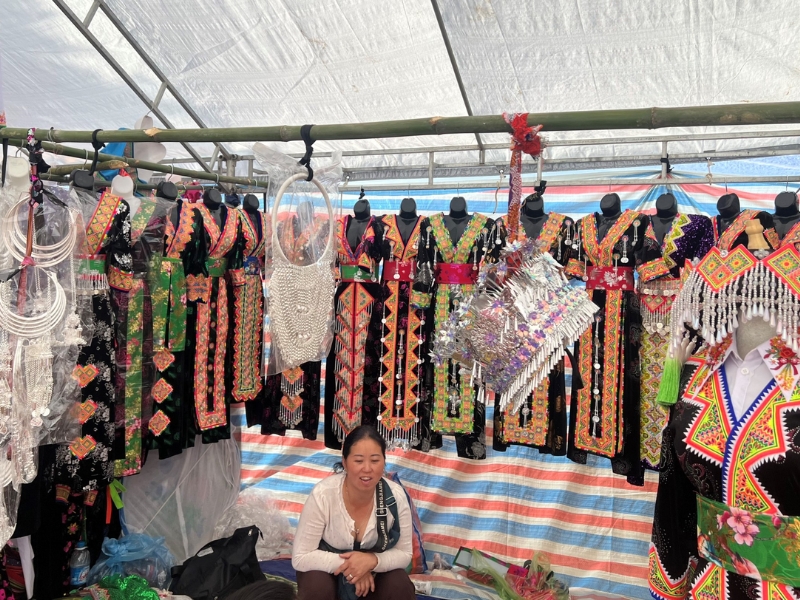 trang phục dân tộc thái của nữ