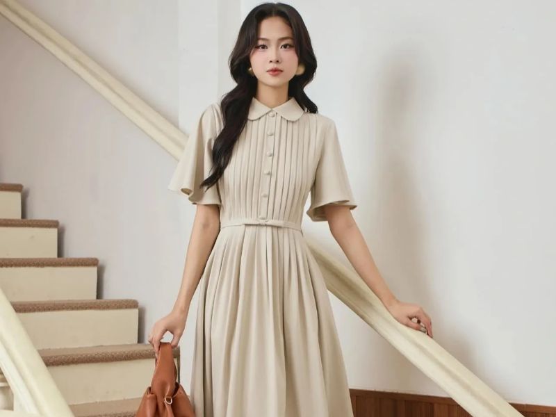 Đầm cổ sen