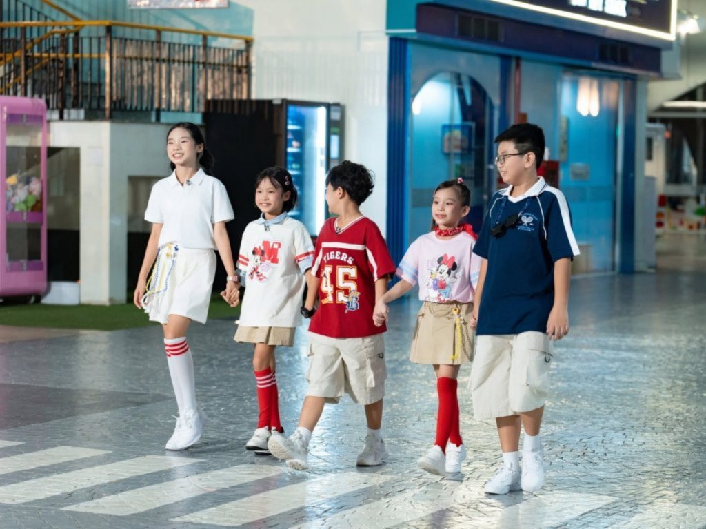 Model Kid Vietnam 2026 bai 12
