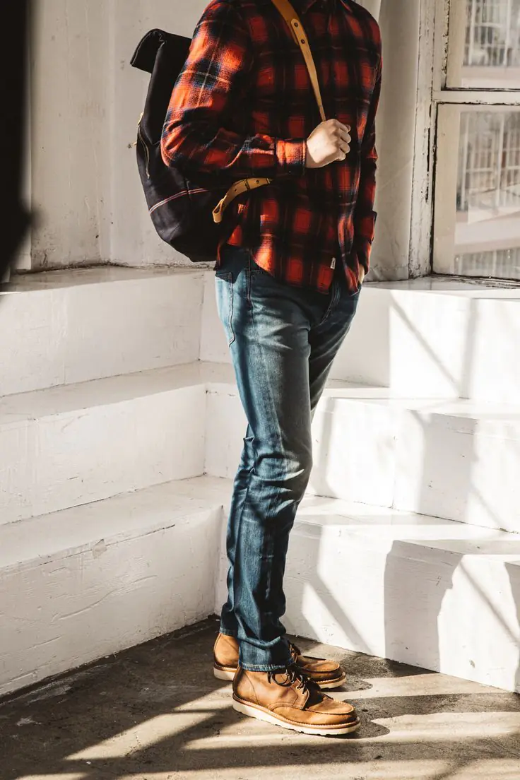 Phối áo sơmi caro với quần jean, kaki, legging...