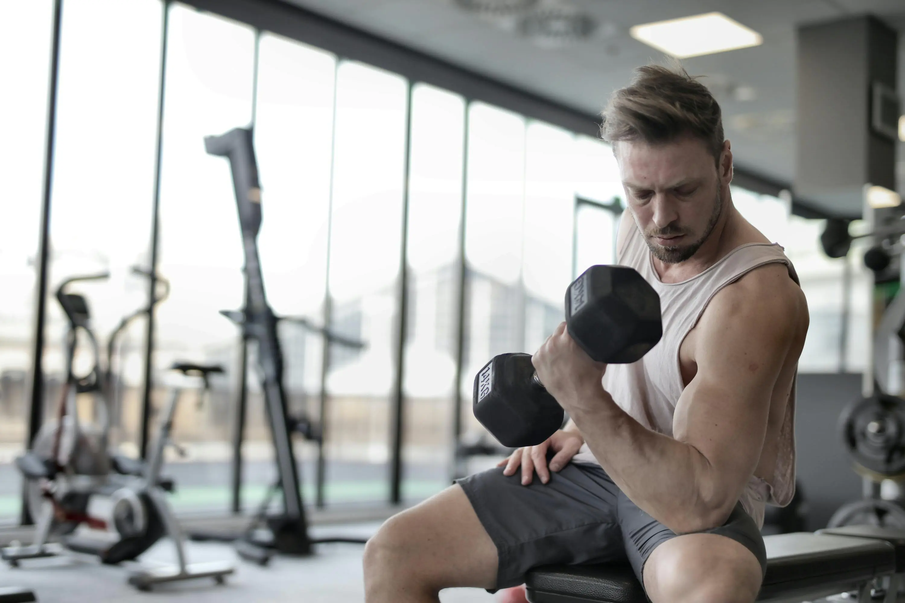 Quần áo tập gym cho nam và nữ: chọn theo yếu tố thời trang