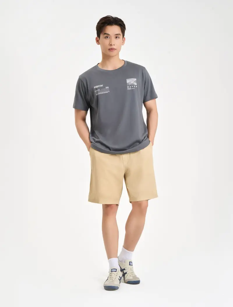 Áo phông với quần short