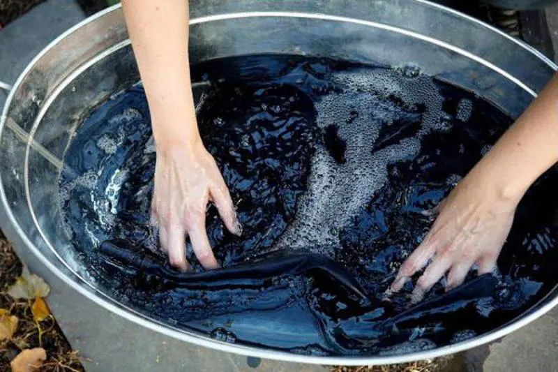 Cách bảo quản quần áo Denim đúng cách