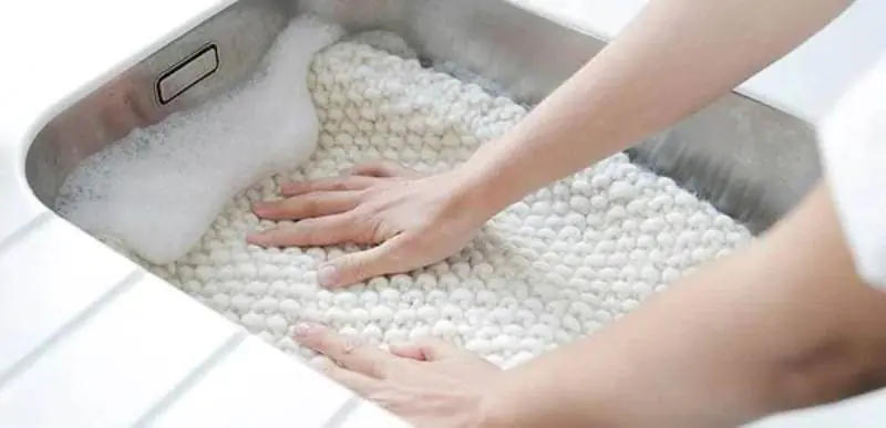 Cách bảo quản quần áo từ vải Wool đúng cách