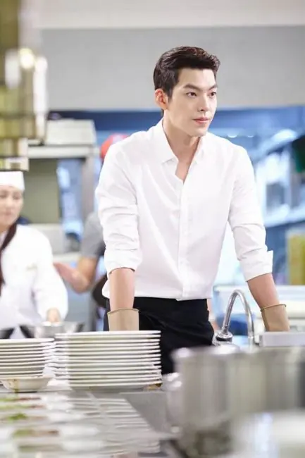 thời trang khi xắn áo sơ mi