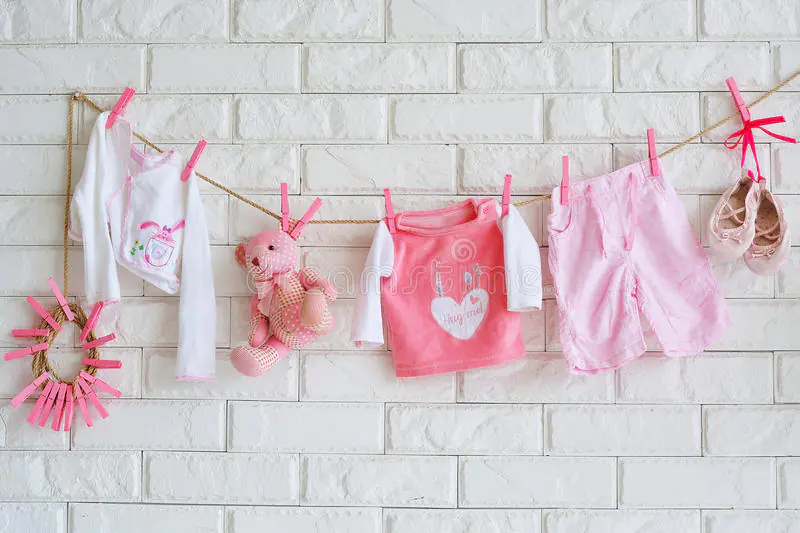 Cách loại bỏ một số vết bẩn trên quần áo trẻ sơ sinh