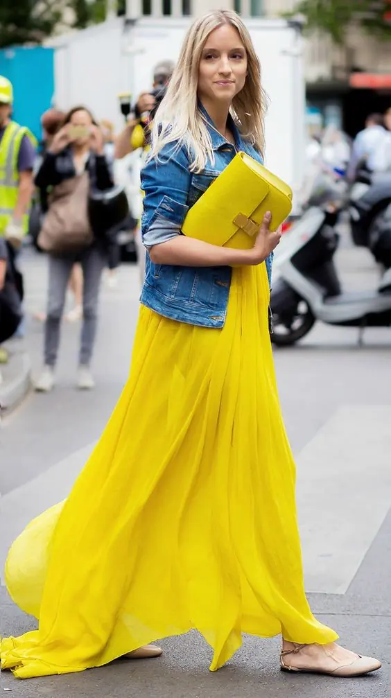 Phối maxi với áo khoác
