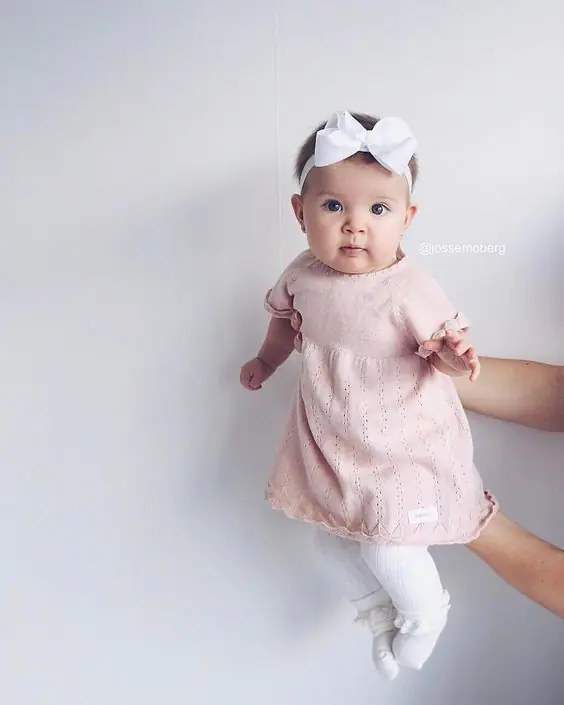 Chọn váy rộng và thoải mái cho bé
