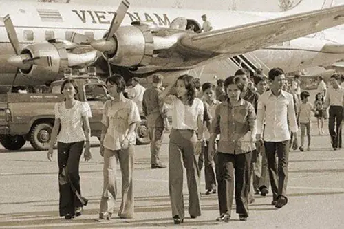 lịch sử của quần ống loe