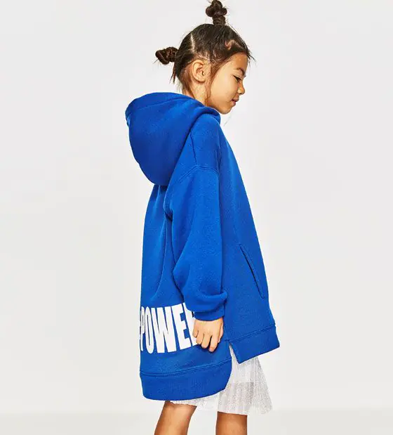 Phối đồ với áo hoodie bé gái