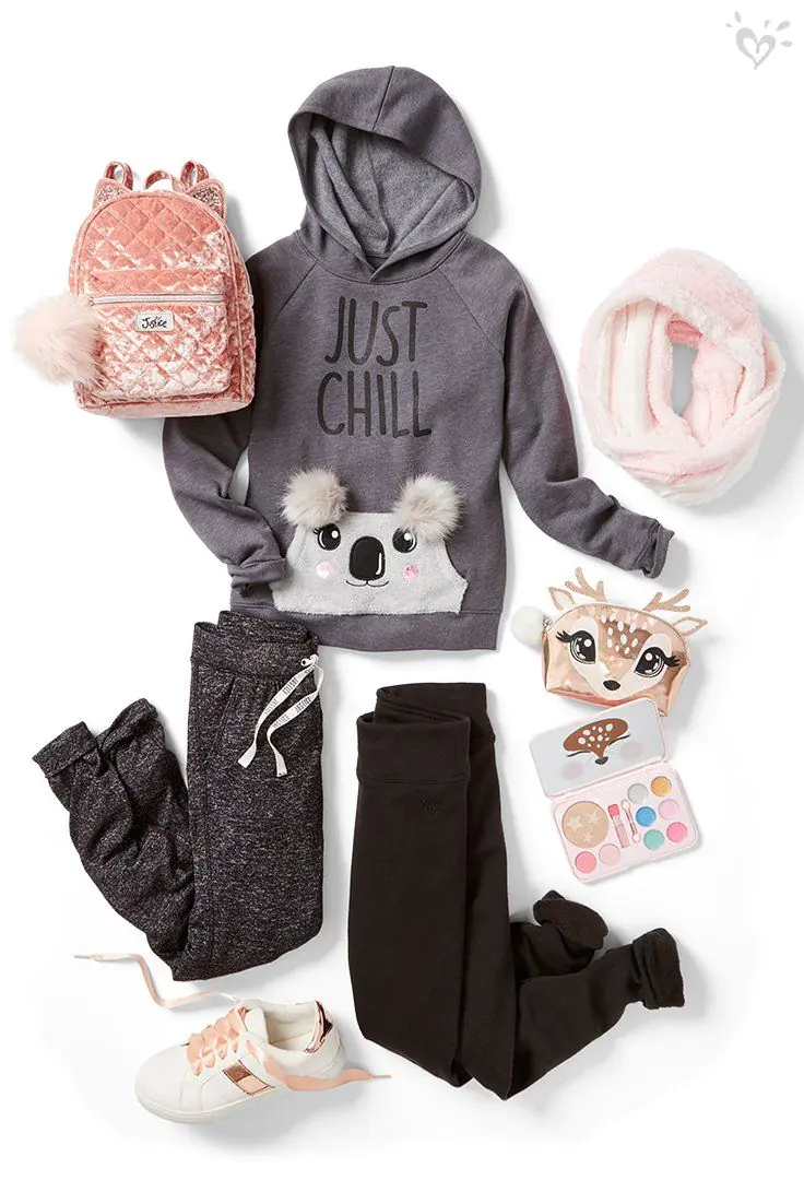 Phối đồ với áo hoodie bé gái