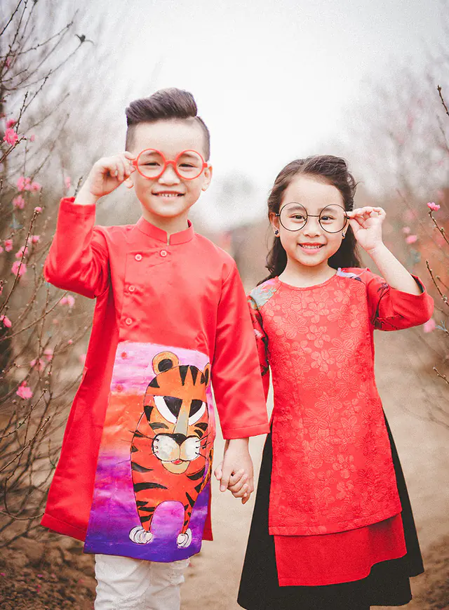 Áo dài cách tân mặc đẹp ngày tết cho bé