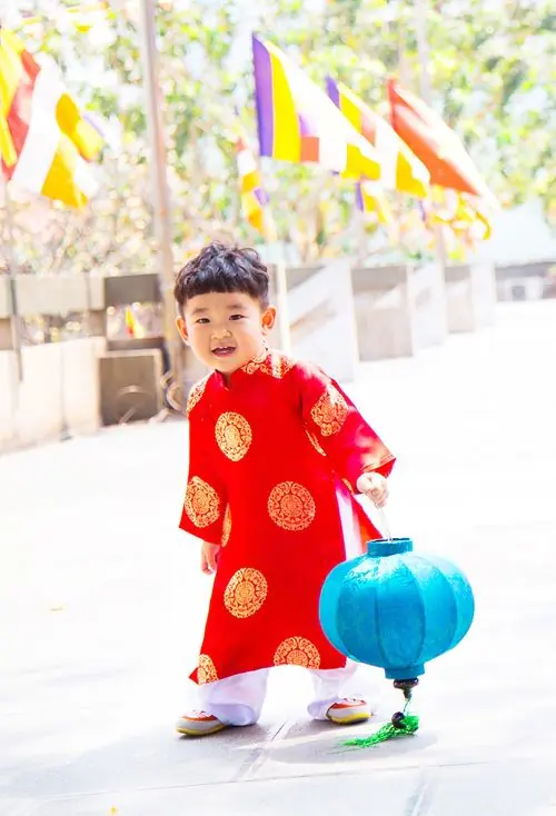 Chọn kiểu dáng áo dài cách tân cho bé phù hợp